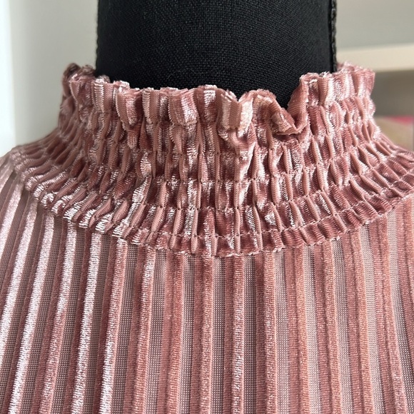 JOY JOY - PINK VELVET SMOCKED BLOUSE - SIZE L - Picture 3 of 4